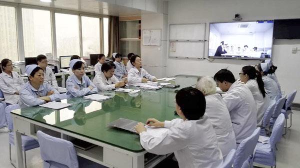 The difference between the Hardware video conferencing and software video conferencing.jpg
